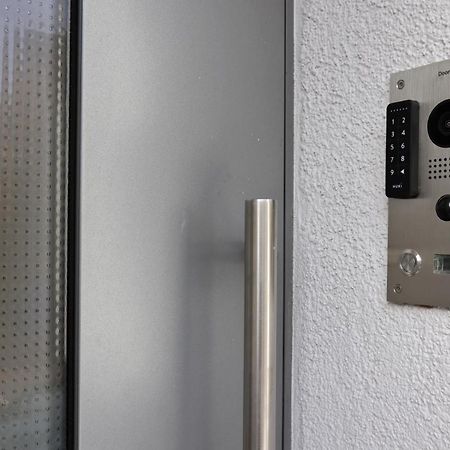 Modern und Neu, TOP Ausstattung mit Kaffeevollautomat, 2x Netflix-TV, Lüftungsanlage, Geschirrspüler Wallerfangen Exterior foto