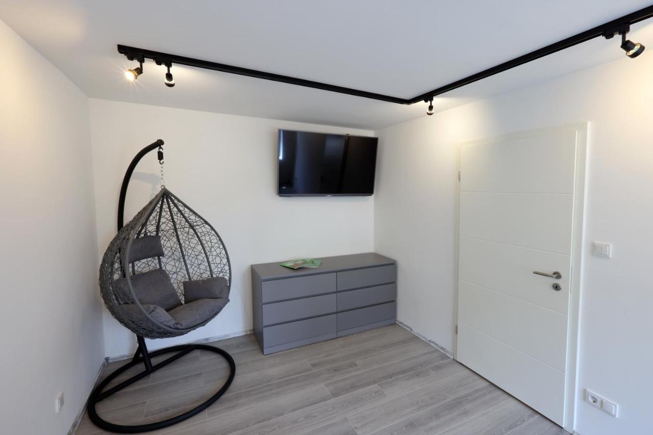 Modern und Neu, TOP Ausstattung mit Kaffeevollautomat, 2x Netflix-TV, Lüftungsanlage, Geschirrspüler Wallerfangen Exterior foto