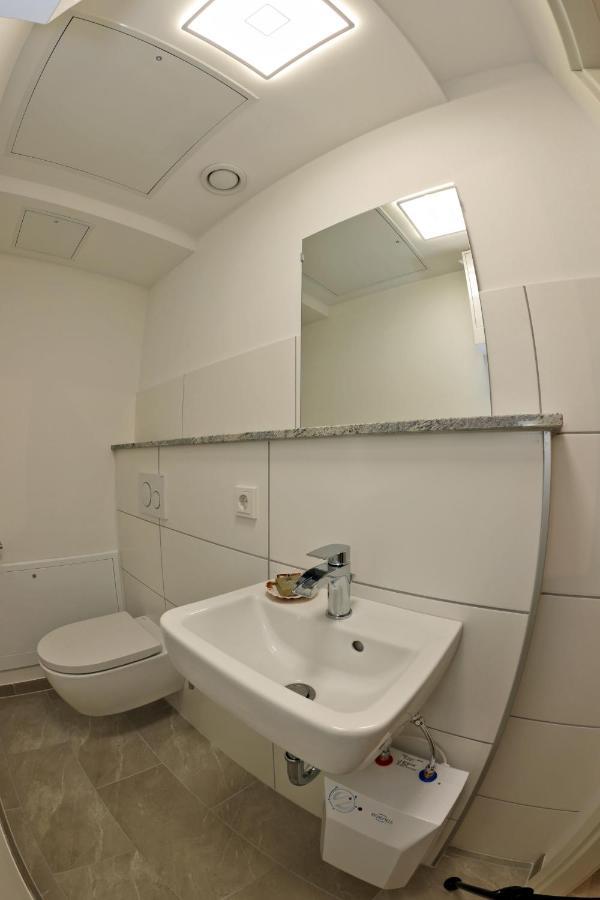 Modern und Neu, TOP Ausstattung mit Kaffeevollautomat, 2x Netflix-TV, Lüftungsanlage, Geschirrspüler Wallerfangen Exterior foto